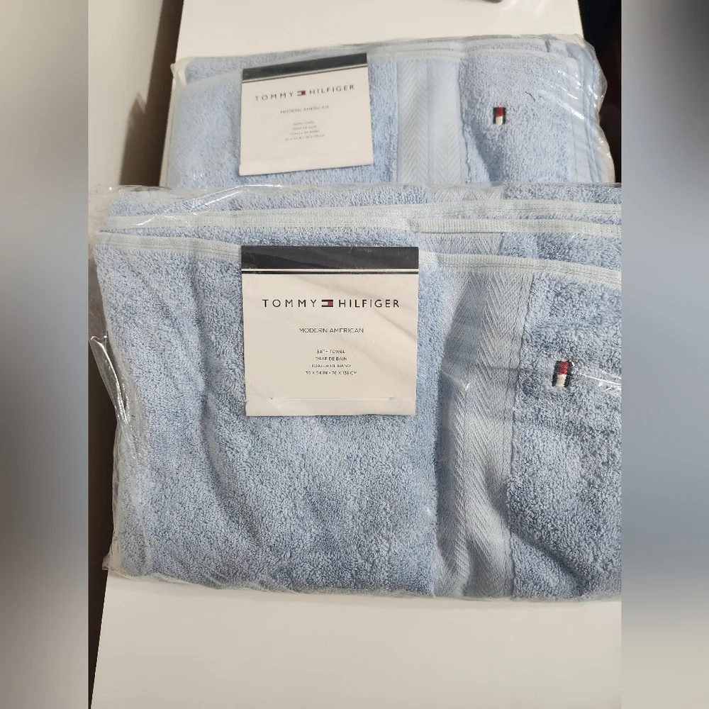 Tommy Hilfiger Light Blue Bath Towel Set